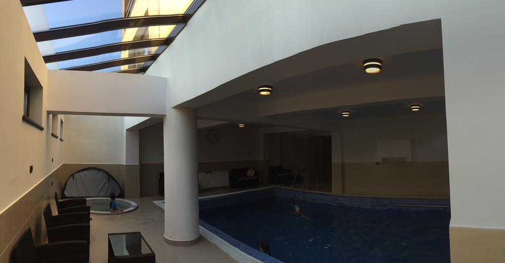 Pensiunea Royal Spa Piatra Neamt Exterior photo