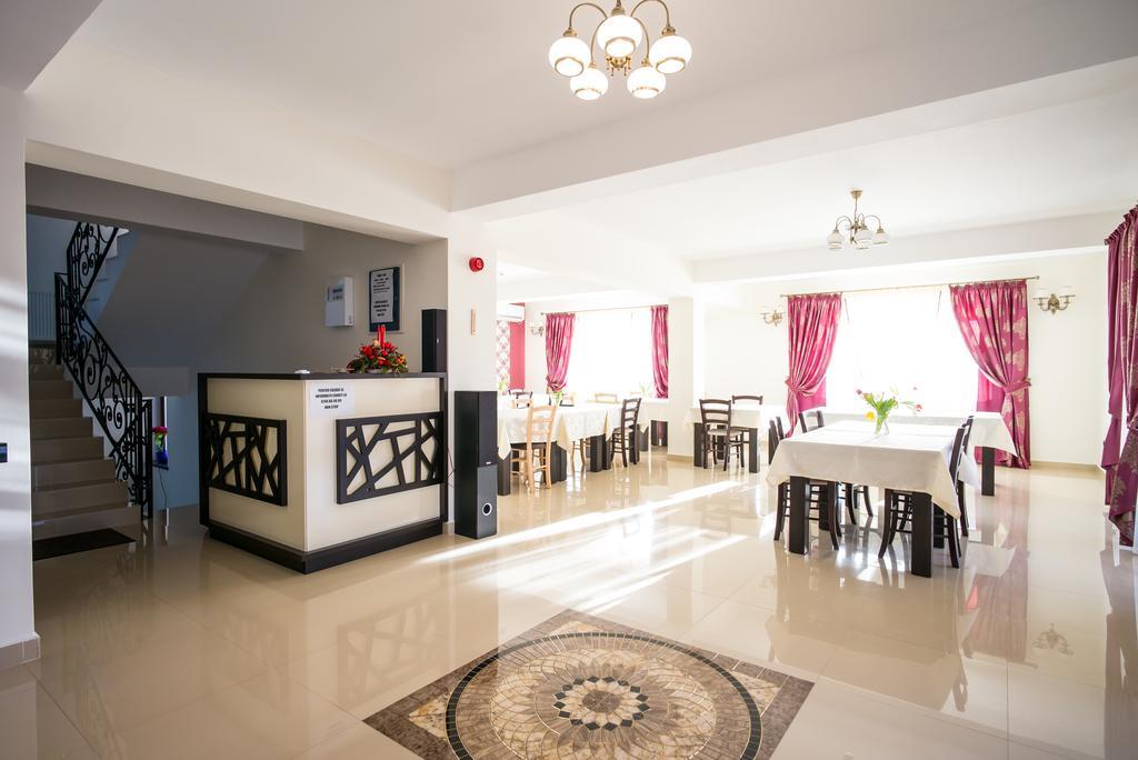 Pensiunea Royal Spa Piatra Neamt Exterior photo